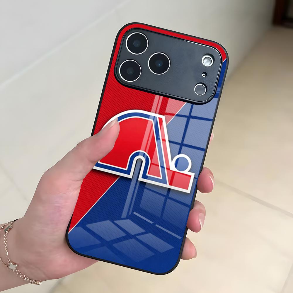 Etui na telefon z logo Q-QueBe – Phone Cases Quebec recenzja i cena