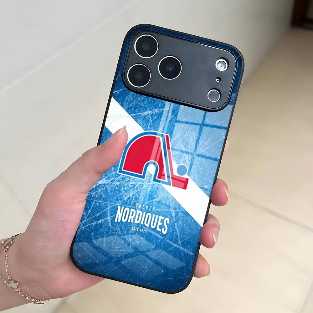 Etui na telefon z logo Q-QueBe – Phone Cases Quebec recenzja i cena