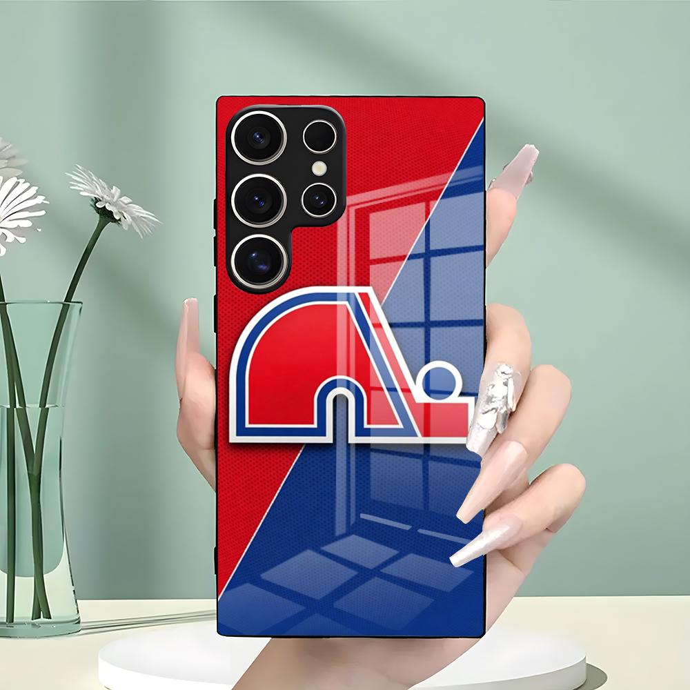 Etui na telefon z logo Q-QueBe – Phone Cases Quebec recenzja i cena