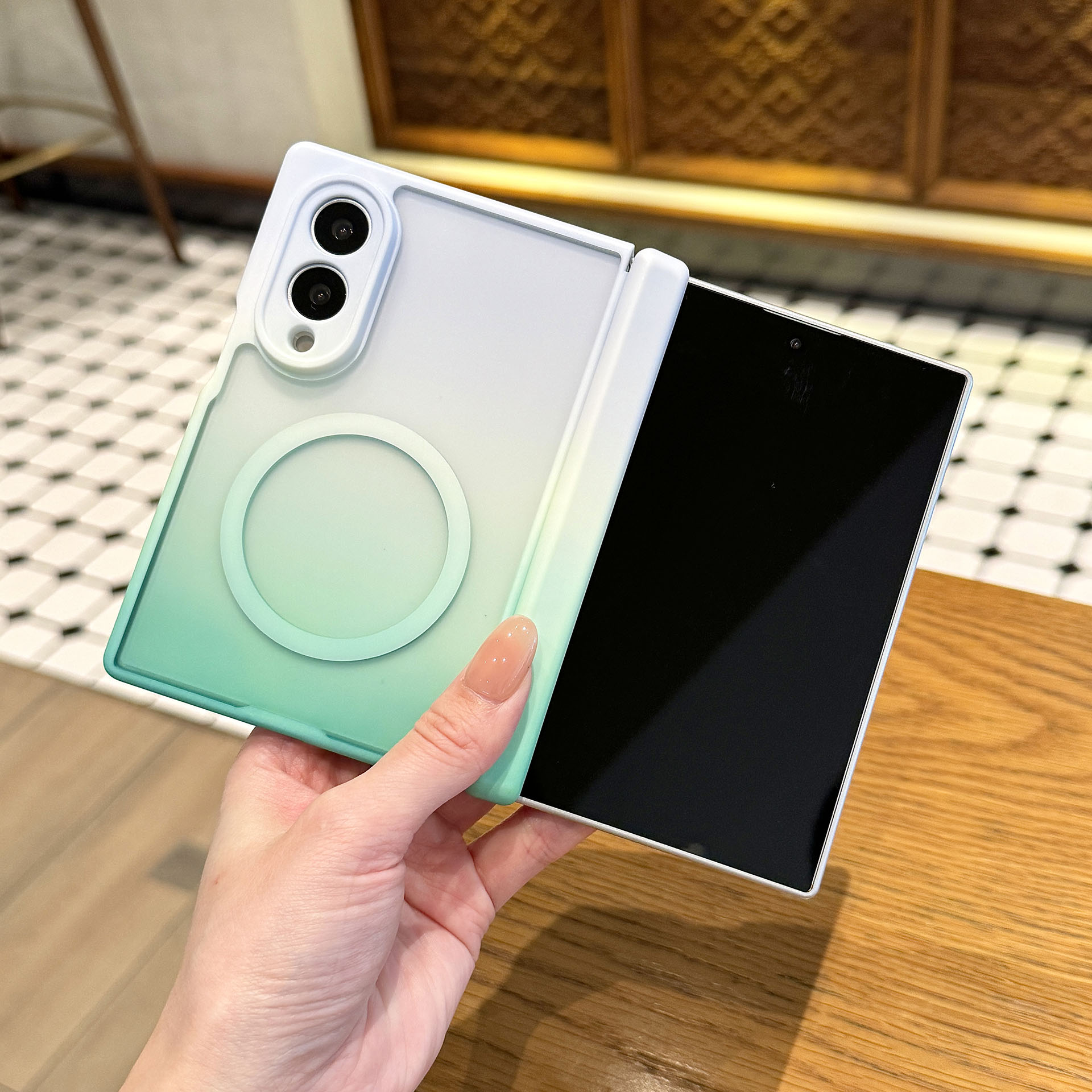 Wysokiej jakości modne etui na – Gradient Color Case recenzja i cena